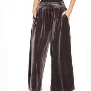 🎤NWT Madewell Stretch Velvet Pull-On Crop Pants